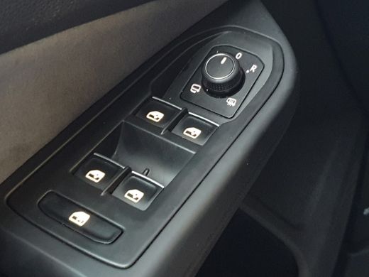 Volkswagen Golf 1.5 eTSI R-Line Business+ ActivLease financial lease