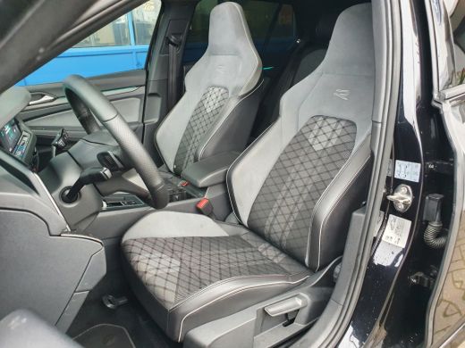 Volkswagen Golf 1.5 eTSI R-Line Business+ ActivLease financial lease