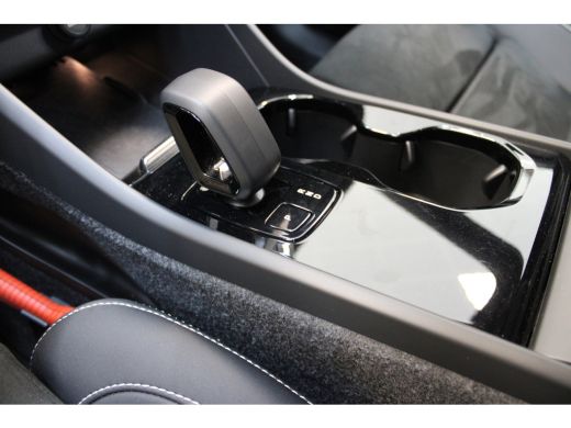 Volvo  EX40 Volvo 442PK Twin Motor Ultra Black Edition | 360° | Stoel&Stuur verw. | Panoramadak | Pixel Led |... ActivLease financial lease