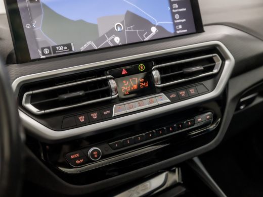 BMW X3 xDrive30e High Executive 293Pk Automaat (PANORAMADAK, M PAKKET, APPLE CARPLAY, GROOT NAVI, CAMERA... ActivLease financial lease