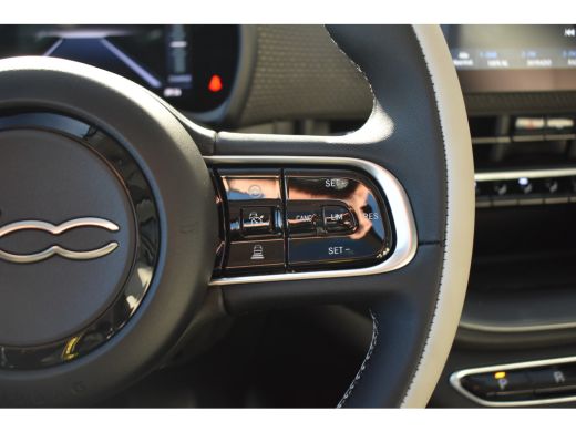 Fiat 500 Fiat La Prima 24 kWh DEMO-DEAL! | Leder | Panoramadak | Stoelverwarming | Dodehoek-Detectie | Ada... ActivLease financial lease