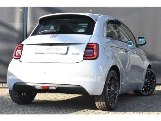 Fiat 500 Fiat La Prima 24 kWh DEMO-DEAL! | Leder | Panoramadak | Stoelverwarming | Dodehoek-Detectie | Ada... ActivLease financial lease