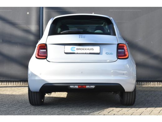 Fiat 500 Fiat La Prima 24 kWh DEMO-DEAL! | Leder | Panoramadak | Stoelverwarming | Dodehoek-Detectie | Ada... ActivLease financial lease