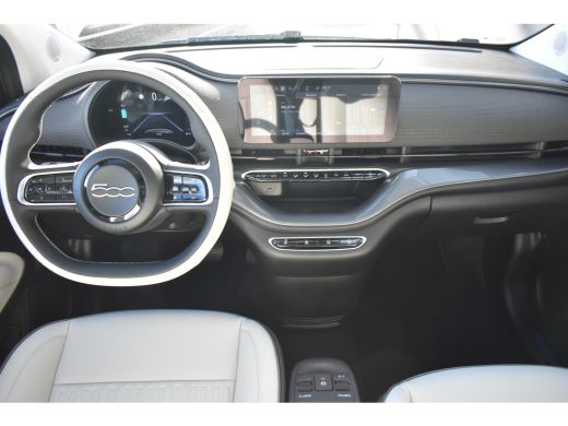 Fiat 500 Fiat La Prima 24 kWh DEMO-DEAL! | Leder | Panoramadak | Stoelverwarming | Dodehoek-Detectie | Ada... ActivLease financial lease