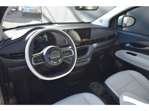 Fiat 500 Fiat La Prima 24 kWh DEMO-DEAL! | Leder | Panoramadak | Stoelverwarming | Dodehoek-Detectie | Ada... ActivLease financial lease