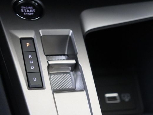 Peugeot 308 Peugeot Allure | 17" lichtmetalen velgen 'HALONG' | Achteruitrijcamera 180° (Visiopark 1) | Auton... ActivLease financial lease