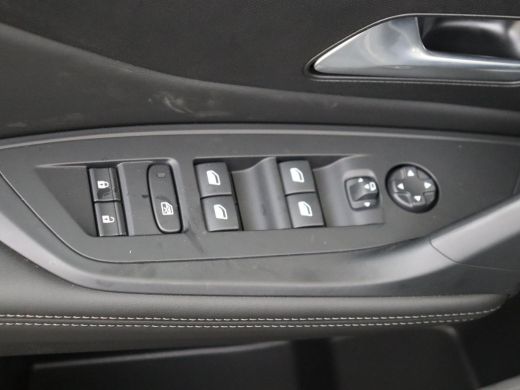 Peugeot 308 Peugeot Allure | 17" lichtmetalen velgen 'HALONG' | Achteruitrijcamera 180° (Visiopark 1) | Auton... ActivLease financial lease