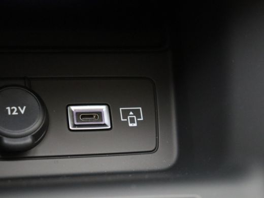 Peugeot 408 Peugeot Allure | Climate control met links/rechts gescheiden regeling en high efficiëncy koolstof... ActivLease financial lease