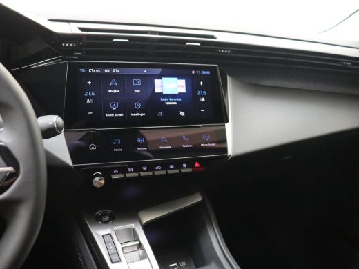 Peugeot 408 Peugeot Allure | Climate control met links/rechts gescheiden regeling en high efficiëncy koolstof... ActivLease financial lease