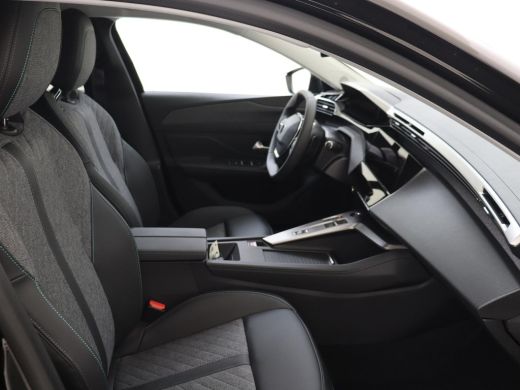 Peugeot 408 Peugeot Allure | Climate control met links/rechts gescheiden regeling en high efficiëncy koolstof... ActivLease financial lease