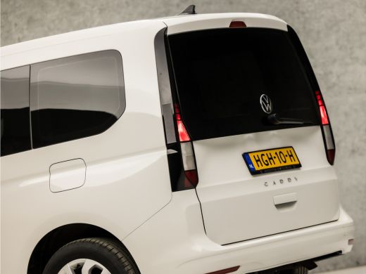 Volkswagen Caddy 2.0 TDI Sportline (5 PERSOONS, SCHERM, CRUISE, BLUETOOTH, SPORTSTOELEN, LM VELGEN, GETINT GLAS, N... ActivLease financial lease