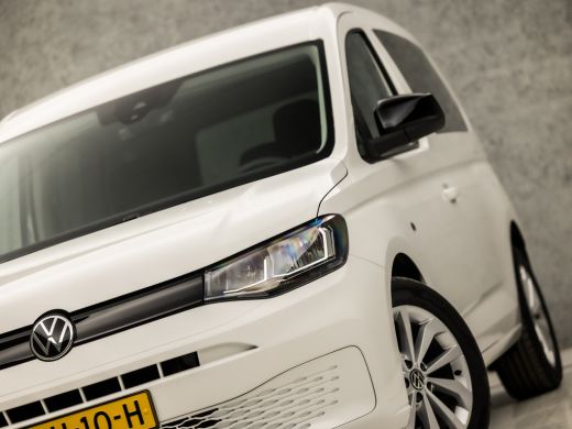 Volkswagen Caddy 2.0 TDI Sportline (5 PERSOONS, SCHERM, CRUISE, BLUETOOTH, SPORTSTOELEN, LM VELGEN, GETINT GLAS, N... ActivLease financial lease