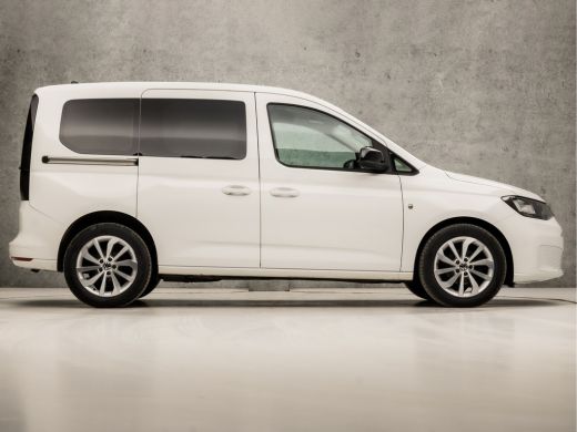 Volkswagen Caddy 2.0 TDI Sportline (5 PERSOONS, SCHERM, CRUISE, BLUETOOTH, SPORTSTOELEN, LM VELGEN, GETINT GLAS, N... ActivLease financial lease