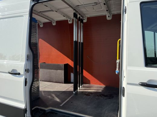 Volkswagen Crafter 2.0 TDI 140 PK Comfortline / L3H3 / AIRCO / CRUISE / SORTIMO INRICHTING / PDC / 3-ZITS / 3000 KG AHG ActivLease financial lease