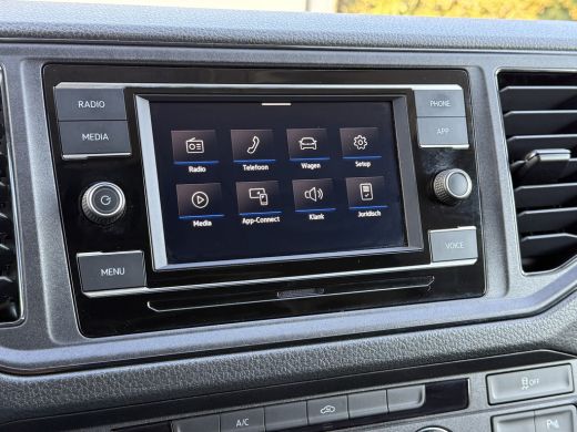Volkswagen Crafter 2.0 TDI 140 PK Comfortline / L3H3 / AIRCO / CRUISE / SORTIMO INRICHTING / PDC / 3-ZITS / 3000 KG AHG ActivLease financial lease
