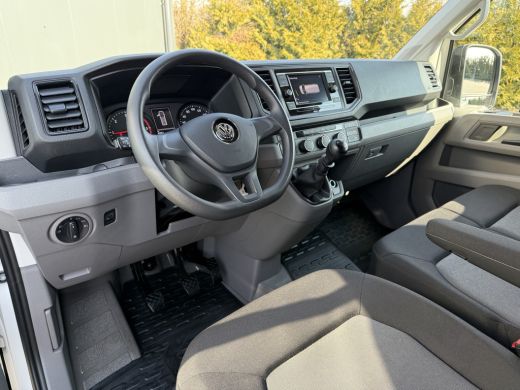 Volkswagen Crafter 2.0 TDI 140 PK Comfortline / L3H3 / AIRCO / CRUISE / SORTIMO INRICHTING / PDC / 3-ZITS / 3000 KG AHG ActivLease financial lease