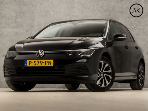 Volkswagen Golf 1.0 TSI Sportline (APPLE CARPLAY, GROOT NAVI, STOELVERWARMING, SFEERVERLICHTING, ADAPTIVE CRUISE,... Volkswagen Golf 1.0 TSI Sportline (APPLE CARPLAY, GROOT NAVI, STOELVERWARMING, SFEERVERLICHTING, ADAPTIVE CRUISE,...