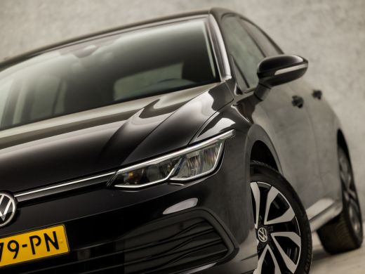 Volkswagen Golf 1.0 TSI Sportline (APPLE CARPLAY, GROOT NAVI, STOELVERWARMING, SFEERVERLICHTING, ADAPTIVE CRUISE,... ActivLease financial lease