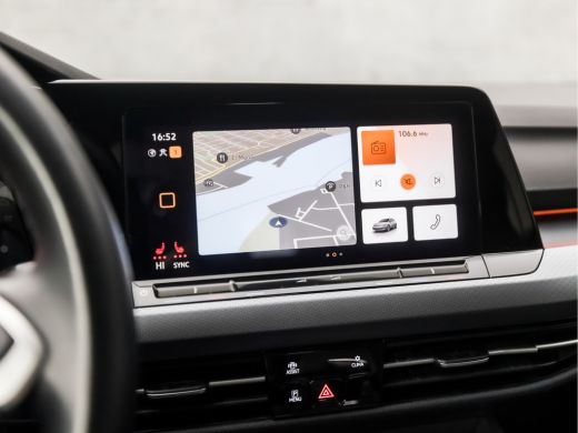 Volkswagen Golf 1.0 TSI Sportline (APPLE CARPLAY, GROOT NAVI, STOELVERWARMING, SFEERVERLICHTING, ADAPTIVE CRUISE,... ActivLease financial lease