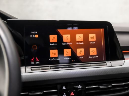 Volkswagen Golf 1.0 TSI Sportline (APPLE CARPLAY, GROOT NAVI, STOELVERWARMING, SFEERVERLICHTING, ADAPTIVE CRUISE,... ActivLease financial lease