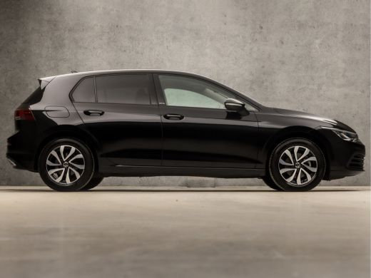 Volkswagen Golf 1.0 TSI Sportline (APPLE CARPLAY, GROOT NAVI, STOELVERWARMING, SFEERVERLICHTING, ADAPTIVE CRUISE,... ActivLease financial lease