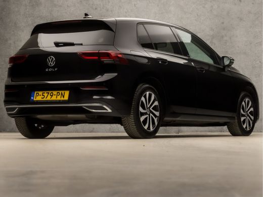 Volkswagen Golf 1.0 TSI Sportline (APPLE CARPLAY, GROOT NAVI, STOELVERWARMING, SFEERVERLICHTING, ADAPTIVE CRUISE,... ActivLease financial lease