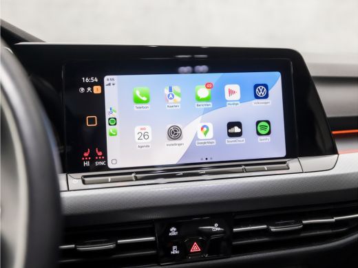 Volkswagen Golf 1.0 TSI Sportline (APPLE CARPLAY, GROOT NAVI, STOELVERWARMING, SFEERVERLICHTING, ADAPTIVE CRUISE,... ActivLease financial lease