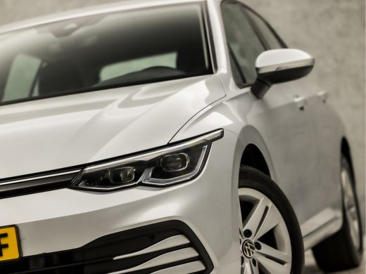Volkswagen Golf 1.5 eTSI Sport 150Pk Automaat (4 CILINDER, APPLE CARPLAY, GROOT NAVI, XENON, STUUR/STOELVERWARMIN... ActivLease financial lease