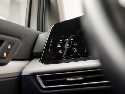 Volkswagen Golf 1.5 eTSI Sport 150Pk Automaat (4 CILINDER, APPLE CARPLAY, GROOT NAVI, XENON, STUUR/STOELVERWARMIN... ActivLease financial lease