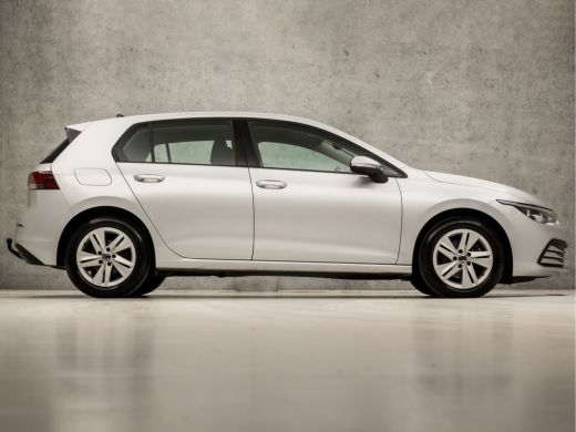 Volkswagen Golf 1.5 eTSI Sport 150Pk Automaat (4 CILINDER, APPLE CARPLAY, GROOT NAVI, XENON, STUUR/STOELVERWARMIN... ActivLease financial lease
