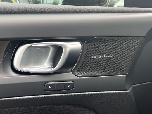 Volvo  C40 Volvo Single Motor Extended Range Ultimate 82 kWh | Afwijkende dakkleur | Audio installatie premi... ActivLease financial lease