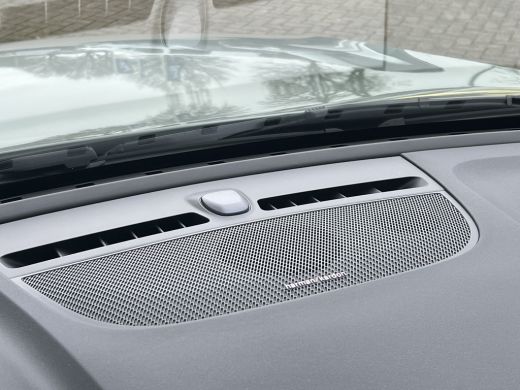 Volvo  C40 Volvo Single Motor Extended Range Ultimate 82 kWh | Afwijkende dakkleur | Audio installatie premi... ActivLease financial lease