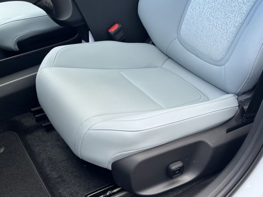 Volvo  EX30 Twin Motor Performance Ultra 69 kWh | Climate Pack | Getinte Ruiten | Direct Leverbaar | 20 Inch ... ActivLease financial lease