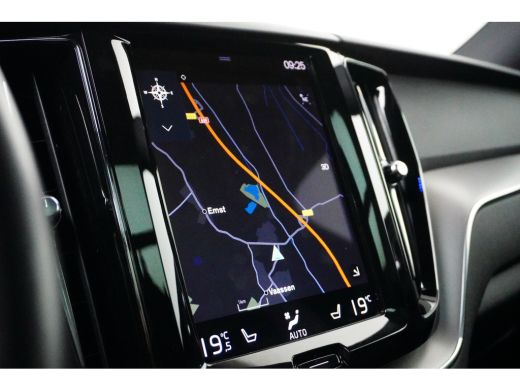 Volvo  XC60 Volvo Recharge T8 AWD R-Design | Panoramadak | 360 Camera | Lighting-Pack | Stuur/Stoelverwarming... ActivLease financial lease