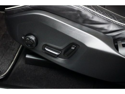 Volvo  XC60 Volvo Recharge T8 AWD R-Design | Panoramadak | 360 Camera | Lighting-Pack | Stuur/Stoelverwarming... ActivLease financial lease