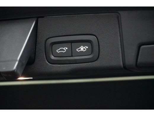 Volvo  XC60 Volvo Recharge T8 AWD R-Design | Panoramadak | 360 Camera | Lighting-Pack | Stuur/Stoelverwarming... ActivLease financial lease