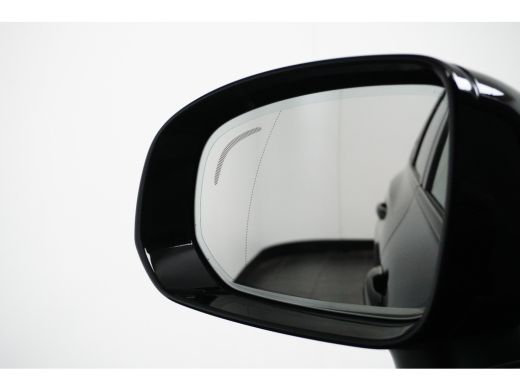 Volvo  XC60 Volvo Recharge T8 AWD R-Design | Panoramadak | 360 Camera | Lighting-Pack | Stuur/Stoelverwarming... ActivLease financial lease