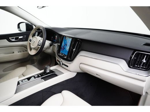 Volvo  XC60 Volvo T6 AWD Plus Bright | Panoramadak | Adaptive Cruise | 21-Inch | Lighting-Pack | Trekhaak | P... ActivLease financial lease