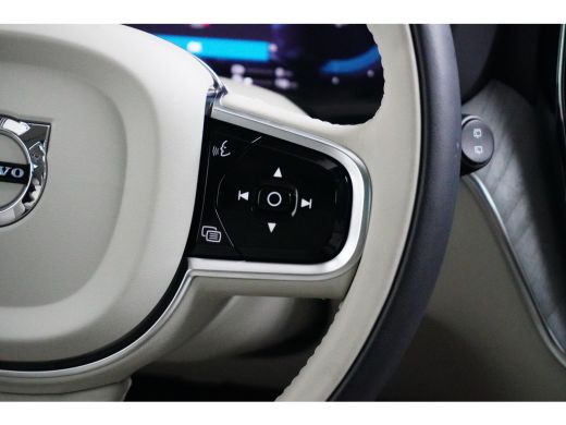Volvo  XC60 Volvo T6 AWD Plus Bright | Panoramadak | Adaptive Cruise | 21-Inch | Lighting-Pack | Trekhaak | P... ActivLease financial lease