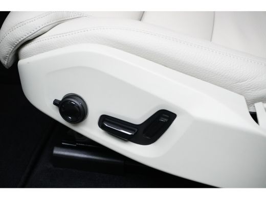 Volvo  XC60 Volvo T6 AWD Plus Bright | Panoramadak | Adaptive Cruise | 21-Inch | Lighting-Pack | Trekhaak | P... ActivLease financial lease