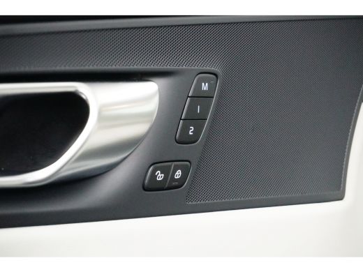 Volvo  XC60 Volvo T6 AWD Plus Bright | Panoramadak | Adaptive Cruise | 21-Inch | Lighting-Pack | Trekhaak | P... ActivLease financial lease