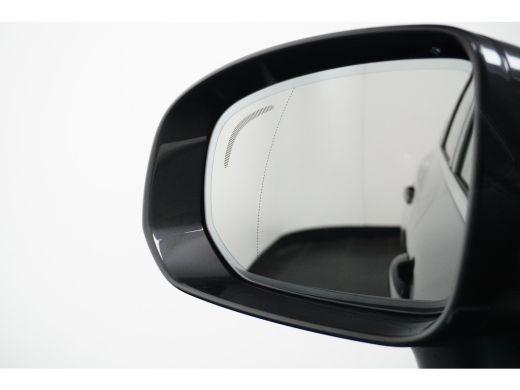 Volvo  XC60 Volvo T6 AWD Plus Bright | Panoramadak | Adaptive Cruise | 21-Inch | Lighting-Pack | Trekhaak | P... ActivLease financial lease