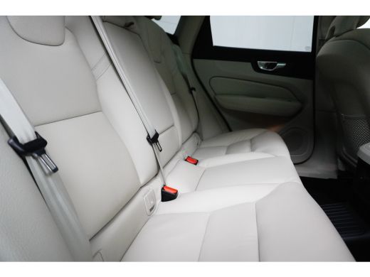 Volvo  XC60 Volvo T6 AWD Plus Bright | Panoramadak | Adaptive Cruise | 21-Inch | Lighting-Pack | Trekhaak | P... ActivLease financial lease