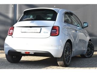 Fiat 500 Fiat La Prima 24 kWh DEMO-DEAL! | Leder | Panoramadak | Stoelverwarming | Dodehoek-Detectie | Ada...