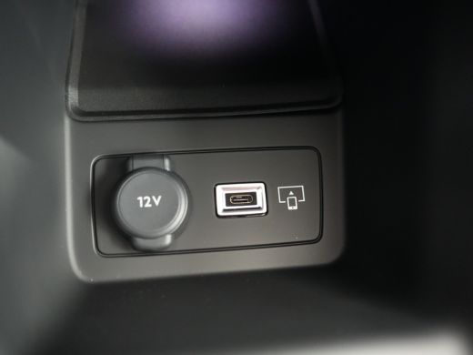 Peugeot e-308 GT | 8 jaar fabrieksgarantie of 160.000 kilometer op het accupakket | Achteruitrijcamera 180° (Vi... ActivLease financial lease