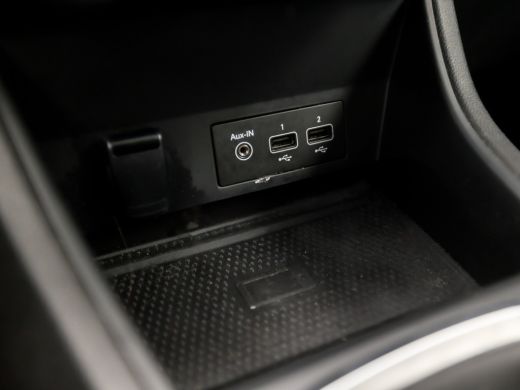 Renault Captur 1.0 TCe Intens Sport (SCHUIFDAK, APPLE CARPLAY, GROOT NAVI, SFEERVERLICHTING, CAMERA, KEYLESS, SP... ActivLease financial lease