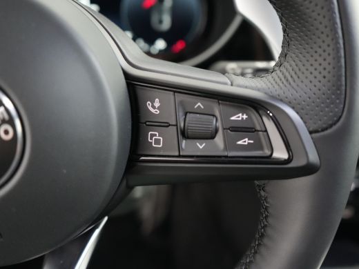 Alfa Romeo Giulia Alfa Romeo Veloce Automaat ActivLease financial lease