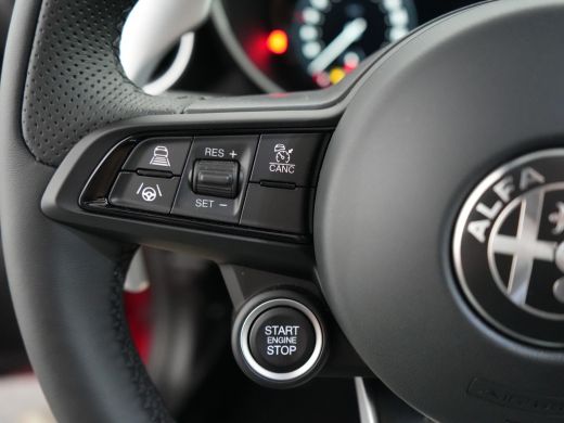 Alfa Romeo Giulia Alfa Romeo Veloce Automaat ActivLease financial lease