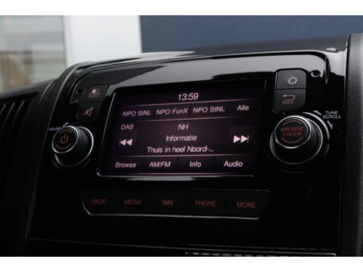 Peugeot Boxer 435 2.2 BlueHDi 165 L4H2 Zwaar Pro | Trekhaak | Cruise Control | Navi | Climate Control ActivLease financial lease