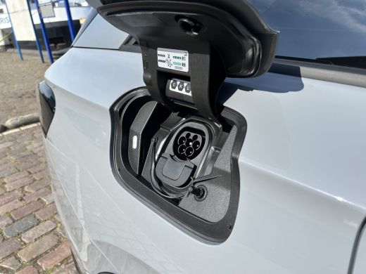 Volkswagen ID.7 Tourer Pro Business 77 kWh | 20' velgen 'Montreal' | Interieur Pakket Plus | Head-up Display Nu in de sh... ActivLease financial lease